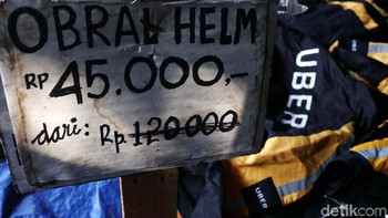 Sebelumnya Uber telah dibeli Grab. Sehingga per tanggal 8 April 2018 aplikasi Uber sudah tak dapat digunakan.