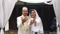 Ayu Permata Sari Isra atau Chef Aiko hari ini resmi menikah dengan seorang pria bernama Saugi.  Foto: (Saras/detikhot)