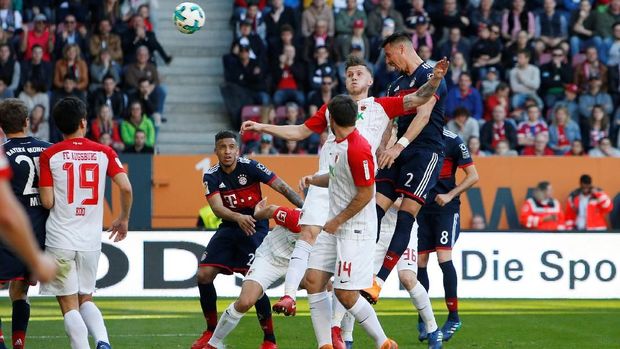 Sandro Wagner mencetak gol keempat Bayern Munchen.