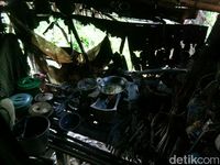 Nenek di Sulsel Hidup di Gubuk Bersama Anaknya yang Gangguan Jiwa