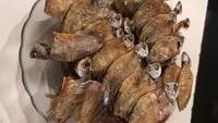  Nah kalau lihat ikan asin seperti ini, enaknya ditambah apa nih? Kayaknya nasi hangat, sambal dan lalapan cocok ya? Foto: Instagram @yusufmansurnew