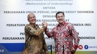 Penandatangan nota kesepahaman (Memorandum Of Understanding/MoU) itu dilakukan antara Perum Jamkrindo dengan Persatuan Perusahaan Realestat Indonesia (REI) di Hotel Veranda, Jakarta, Jumat (6/4/2018) khususnya untuk yang berskala Usaha Kecil Menengah dan Mikro serta Koperasi (UMKM-K) di seluruh Indonesia. Foto: dok. Jamkrindo