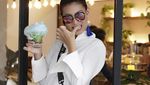 Begini Aksi Patricia Gouw, Model Cantik Nan Kocak Saat Makan!