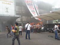 Kebakaran di gedung SDM Polda Metro Jaya.