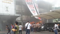 Situasi kebakaran di Gedung SDM Polda Metro Jaya, Sabtu (7/4/2018) sore (Foto: dok. Istimewa).