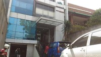 Begini penampakan bagian depan gedung tersebut. Foto: Wildan/detikcom