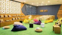 Penyewa Kedasi bisa menyewa ruangan mulai dari jenis private office berkapasitas 4 orang hingga 14 orang, yang akan mendapatkan fasilitas printer, telepon lokal, PC dengan LAN, dan listrik. Selain itu, juga ada free flow kopi dan air. Harga yang dibanderol untuk penyewaan mulai Rp 5 juta hingga Rp 14 juta per bulan. Kedasi/Istimewa.