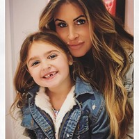 Kini Rachel menjadi janda. Ia tampak menikmati hidup dan perannya menjadi ibu saat ini.  Foto: dok. Instagram