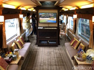 Jokowi Naik Kereta Wisata ke Sukabumi, Aher Ikut