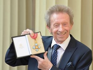 Kabar Duka! Eks Striker MU Denis Law Meninggal Dunia
