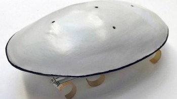 Robot Kecoak. Robot yang terinspirasi dari kecoak ini bisa diperbantukan untuk misi penyelamatan dan kegiatan pengawasan lingkungan. Bagian atas robot yang dikembangkan UC Berkeley ini tertutup cangkang bulat sehingga memungkinkannya bermanuver dengan mulus melewati bermacam rintangan seperti yang dilakukan. Foto: New Atlas