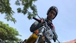 Momen Jokowi Siap-siap Touring Naik Chopper Emas