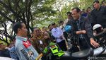 Momen Jokowi Siap-siap Touring Naik Chopper Emas