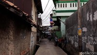Pria yang belum diketahui identitasnya itu tewas di keroyok di Gang Subur, Jalan Kapuk Raya, Kelurahan Kapuk, Cengkareng, Jakbar.