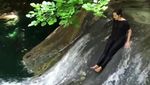 Foto: Maudy Koesnaedi & Air Terjun Favorit Putri Diana