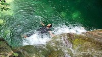 Berenang di kolam yang jernih (maudykoesnaedi/Instagram)