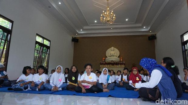 Agar Anak-anak Tahu Agama Tak Ajarkan Permusuhan