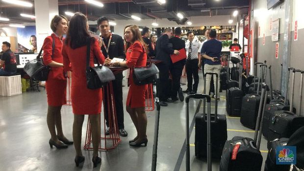 Ada Perosotan Setinggi 3 Lantai di Markas AirAsia