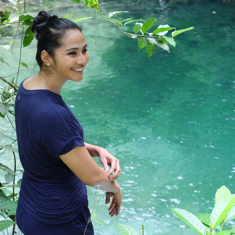 Foto: Maudy Koesnaedi & Air Terjun Favorit Putri Diana