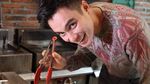 Ini 10 Gaya Kocak Baim Wong Saat Sedang Berpose dengan Makanan