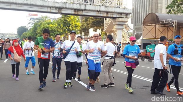 Sandiaga bersama para relawan sahabat kanker