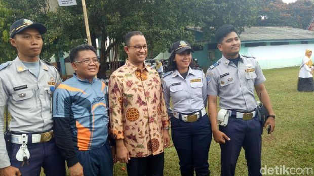 Gubernur DKI Jakarta Anies Baswedan dan Presiden PKS Sohibul Iman.