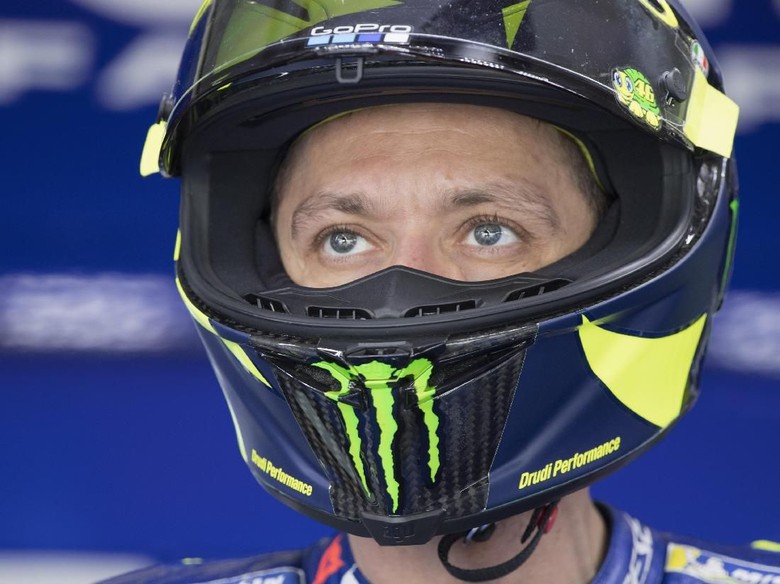 Rossi Akui Kesulitan dengan Kondisi Lintasan, Harapkan Balapan Kering Rossi Akui Kesulitan dengan Kondisi Lintasan, Harapkan Balapan Kering