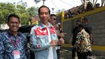 Momen Jokowi Siap-siap Touring Naik Chopper Emas