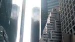 Foto: Asap Membubung dari Trump Tower yang Kebakaran