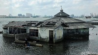 Rob merendam Musala Waladuna, Muara Baru, Jakarta Utara, Minggu (8/4/2018).