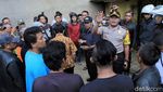 Keluarga Korban Miras Oplosan di Cicalengka Tak Kuasa Menahan Tangis