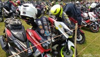 Ribuan motor Nmax terparkir di GOR WR Soepratman.