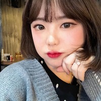 Keduanya menikah saat usia Young Ki 20 tahun dan Se Young 18 tahun. Pasangan muda ini kadang bikin baper netizen yang juga ingin menikah muda.  Foto: dok. Instagram