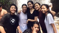 Kalau yang ini saat dia wisata ke Palutungan di Kuningan, Jawa Barat (stephaniepoetri/Instagram)