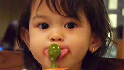 Lihat Gadis Cilik Imut Ini Bisa Bikin Minggu Kita Makin Ceria