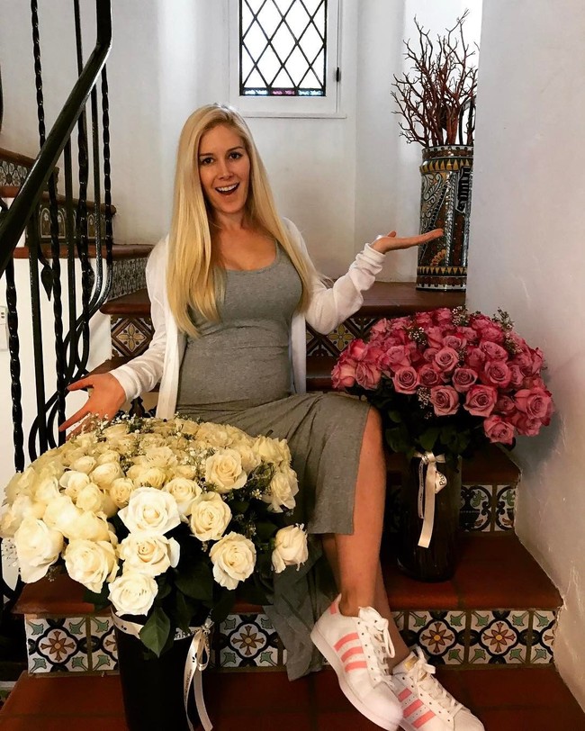 Operasi berlangsung selama 24 jam. Tiba-tiba kepanikan di ruang operasi pun terjadi karena jantung Heidi tiba-tiba berhenti. Ia sempat mati beberapa menit.  Foto: dok. Instagram