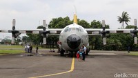 Yuyu kemudian mengutip penyataan Sukarno dalam perayaan HUT AURI tahun 1951. Saat itu, Sukarno mengatakan bila angkatan bersenjata Indonesia ingin sejajar dengan angkatan bersenjata dunia, harus memiliki angkatan udara yang kuat dan siap.