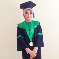 Perempuan berparas ayu ini bernama Milka Anisya Norasiya. Ia adalah seorang dokter muda. Foto: Instagram