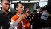 Pengacara HM Saifudin yang terjaring operasi tangkap tangan (OTT) kembali menjalani pemeriksaan di gedung KPK, Jakarta, Senin (9/4/2018).