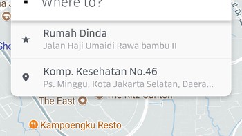 Tampilan muka aplikasi Uber yang biasanya dihiasi keberadaan para driver, kini tampak kosong melompong, walau tetap bisa mendeteksi lokasi penggunannya. (Foto: Screenshot)