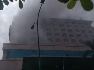 Hotel di Pusat Kota Jambi Terbakar, Pengunjung Berlarian
