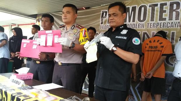 Total ada 140 gram sabu yang disita polisi dari tangan para pelaku.