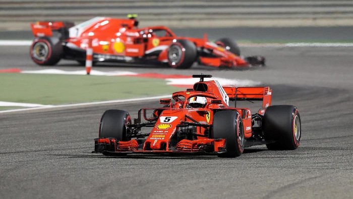 Formula 1 F1 - Bahrain Grand Prix - Bahrain International Circuit, Sakhir, Bahrain - April 8, 2018   Ferraris Sebastian Vettel in action during the race   REUTERS/Ahmed Jadallah