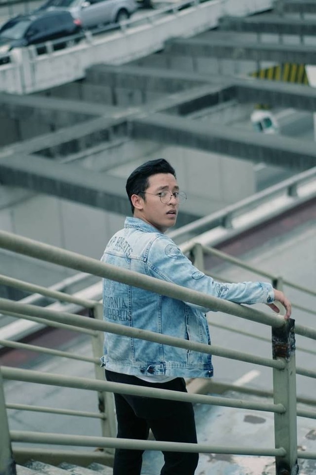 Beberapa dari netizen juga mengakui bahwa foto transformasi Ernest tersebut terlihat seperti dua orang yang berbeda. Sementara itu, tak sedikit netizen lainnya yang menuliskan komentar bahwa masih ada harapan baginya untuk dapat berubah menjadi lebih baik. Foto: Facebook