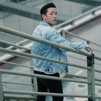 Beberapa dari netizen juga mengakui bahwa foto transformasi Ernest tersebut terlihat seperti dua orang yang berbeda. Sementara itu, tak sedikit netizen lainnya yang menuliskan komentar bahwa masih ada harapan baginya untuk dapat berubah menjadi lebih baik. Foto: Facebook