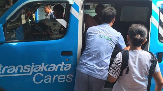 3 Penumpang korban bus TransJakarta terguling dipulangkan dari RS UKI