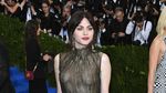 Frances Bean, Putri Cantik Kurt Cobain Jajal Panggung Musik