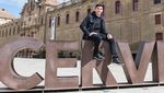 Foto: Marquez, Si Turis di Luar Arena Balap