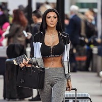 Ia membuat webcam, di mana audiens bisa bergabung dengan membayar sejumlah biaya jika ingin melihat penampilan seksinya. Foto: Instagram