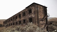 Mau tak mau, ketika itu para penduduk Matsuo Mine pergi meninggalkan kotanya. Bangunan-bangunan di sana ditinggalkan begitu saja dan masih terbengkalai hingga kini. (ryostagram1975./Instagram)